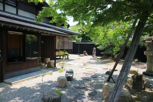 【部屋食】築147年の飛騨市で最も古い伝統建築を改修した一日一組限定のホテルです。